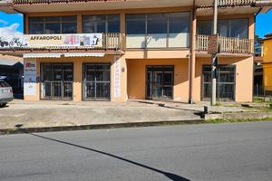 Locale commerciale di 230 mq