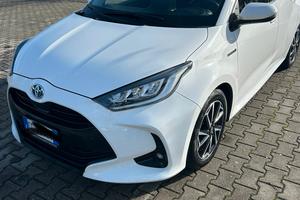 Toyota Yaris Hybrid automatica vers. trend