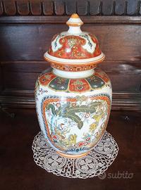 Vaso decorativo orientale in porcellana