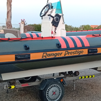 Gommone trimarano