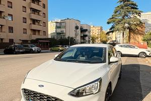 Ford Focus 1.0 EcoBoost Hybrid 125 CV ST-Line