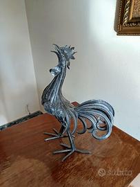 Gallo in metallo