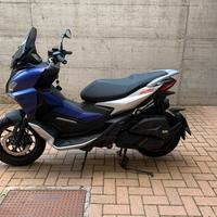 APRILIA SR GT 125 (2200km)