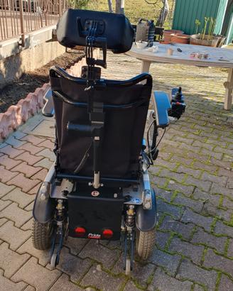 Carrozzina elettrica per disabili/anziani