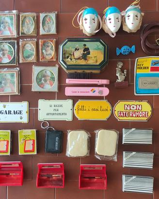 Lotto 30 gadget anni '90 chiudi festa porta chiavi