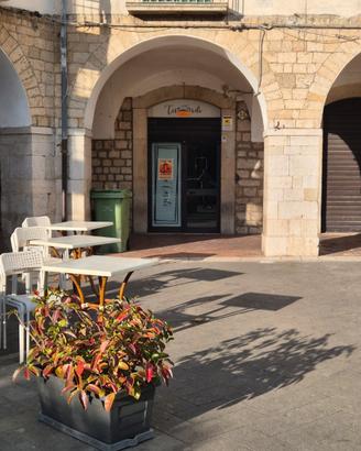 Locale commerciale in Piazza Castello - Venosa