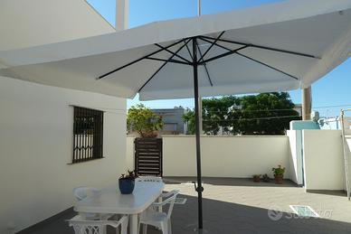 Casetta con ampio cortile esterno