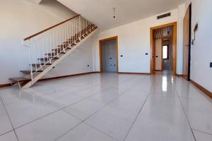 Grande biilocale ultimo piano +mansarda 25 mq