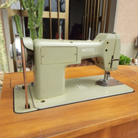 Macchina da cucire necchi anni 60
