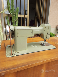 Macchina da cucire necchi anni 60