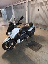 Yamaha x max 250