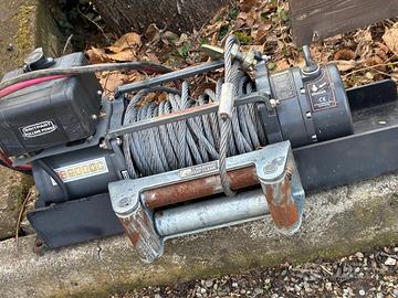 Verricello TMax9000 lbs 12V per fuoristrada 4x4