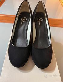 Scarpe con zeppe nere Bata