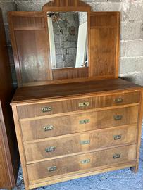 Cassettiera con specchio