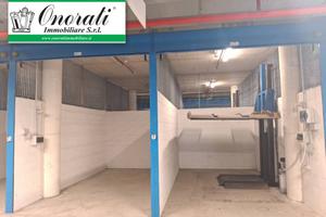 Box / Garage di 15 m² a Roma
