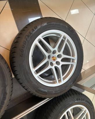 cerchi e gomme porsche nuovi 235/60 r18