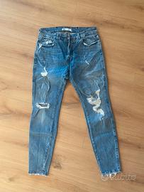 Jeans Blu Zara con strappi