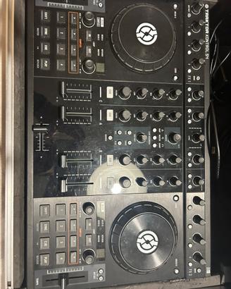 NATIVE INSTRUMENTS Traktor Kontrol S4