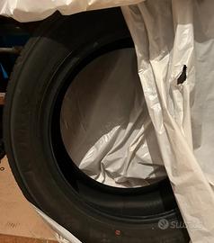 Kumho 215 55 r18 estive