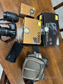 Nikon D3000 con due obiettivi