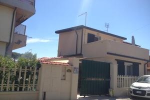 Marina di Carrara 4 posti letto 70 mt. dal mare