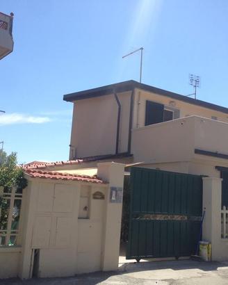 Marina di Carrara 4 posti letto 70 mt. dal mare