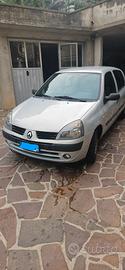Clio 1.2 anno 2004 