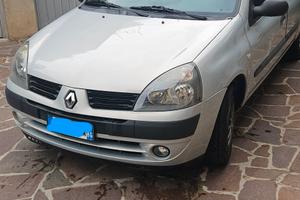 Clio 1.2 anno 2004 