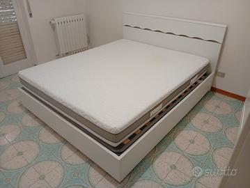 Struttura letto matrimoniale baule e materasso