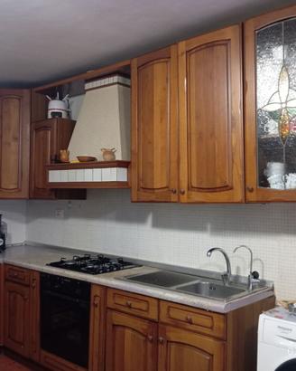 Cucina angolare vetri piombati colorati