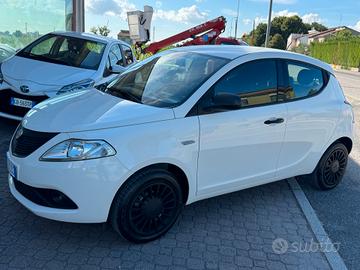 Lancia Ypsilon 1.2 69 CV 5 porte S&S Elefantino Bl