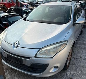 RENAULT MEGANE PER RICAMBI