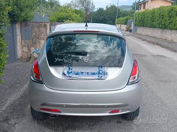 lancia ypsilon gold