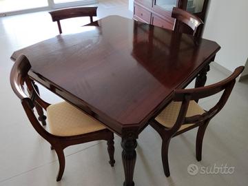 Tavolo in legno allungabile +4 sedie 