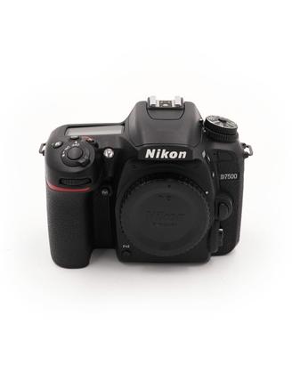 Nikon D7500