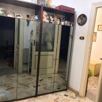 armadio con ante a specchio – molto capiente