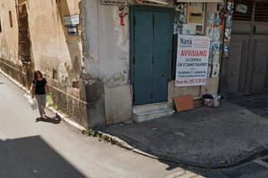 Garage box 100 mt2 Via Regina Margh Frattamaggiore