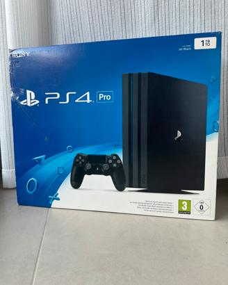 Play Station 4 PRO da 1 TB con 2 Joypad