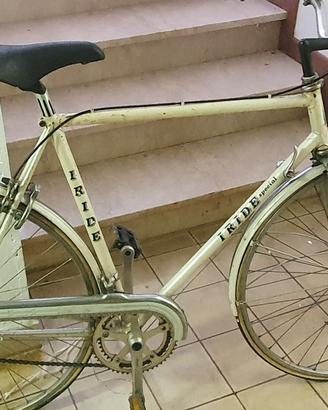Bicicletta marca IRIDE telaio da corsa
