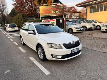 SKODA Octavia 1.6 TDI CR 105 CV DSG Wagon Elegan