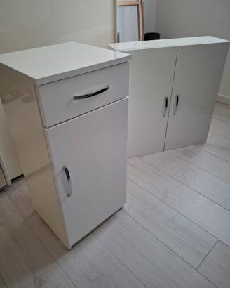 Duo mobiletti bianchi 