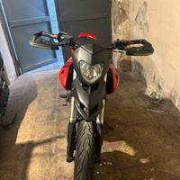 Hypermotard 796