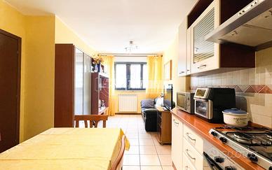 TRILOCALE CON AMPIO TERRAZZO - ZONA COLLEGATA E SE