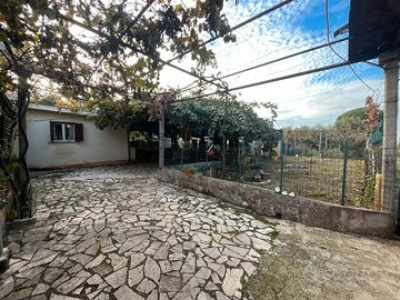 ZAGAROLO: VILLA BIFAMILIARE  + TERRENO + MAGAZZINO