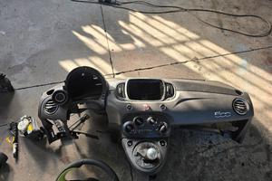 Cruscotto 595 2019 con cinture e tendine 