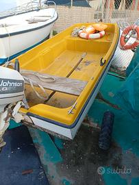 Barca con motore