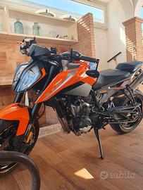 KTM DUKE 790