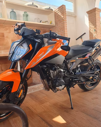 KTM DUKE 790