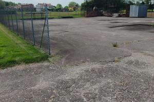 Piazzale ad uso magazzino e/o parcheggio