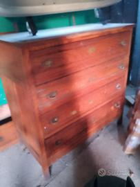 Cassettone in legno di Castagno